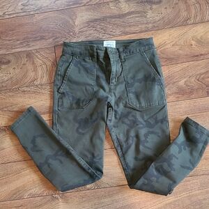Sanctuary Camo Cargo Slim Fit Jeans Size 25